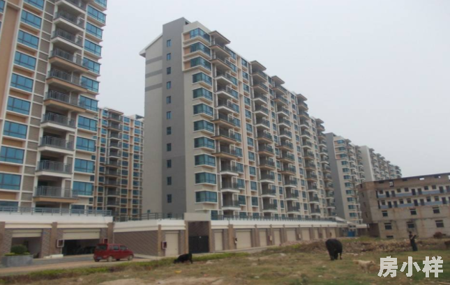 拆遷安置房和小產(chǎn)權房有什么區(qū)別,有房產(chǎn)證嗎?