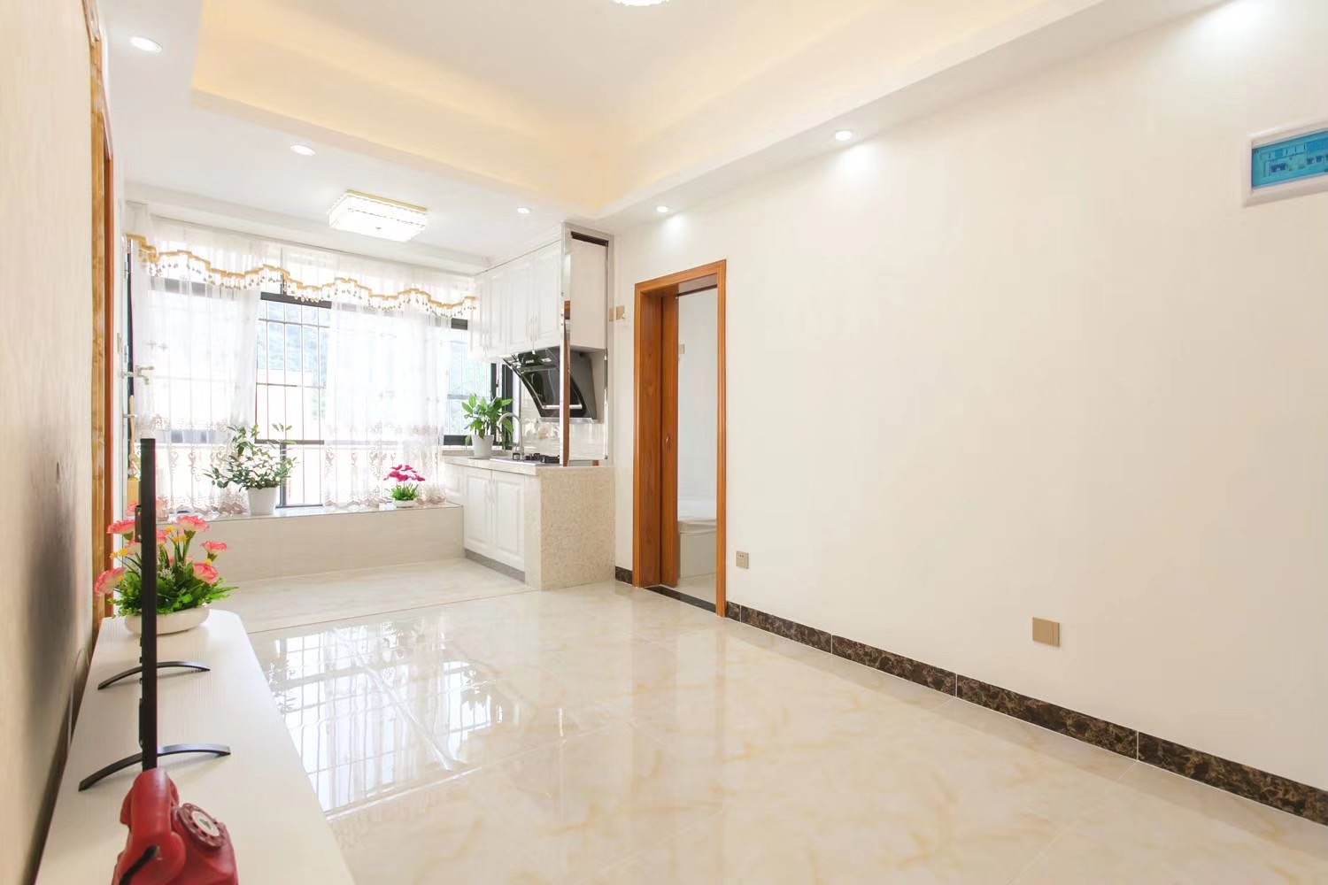 深圳西鄉(xiāng)黃麻布鳳凰名都均價?7500元/㎡帶裝修